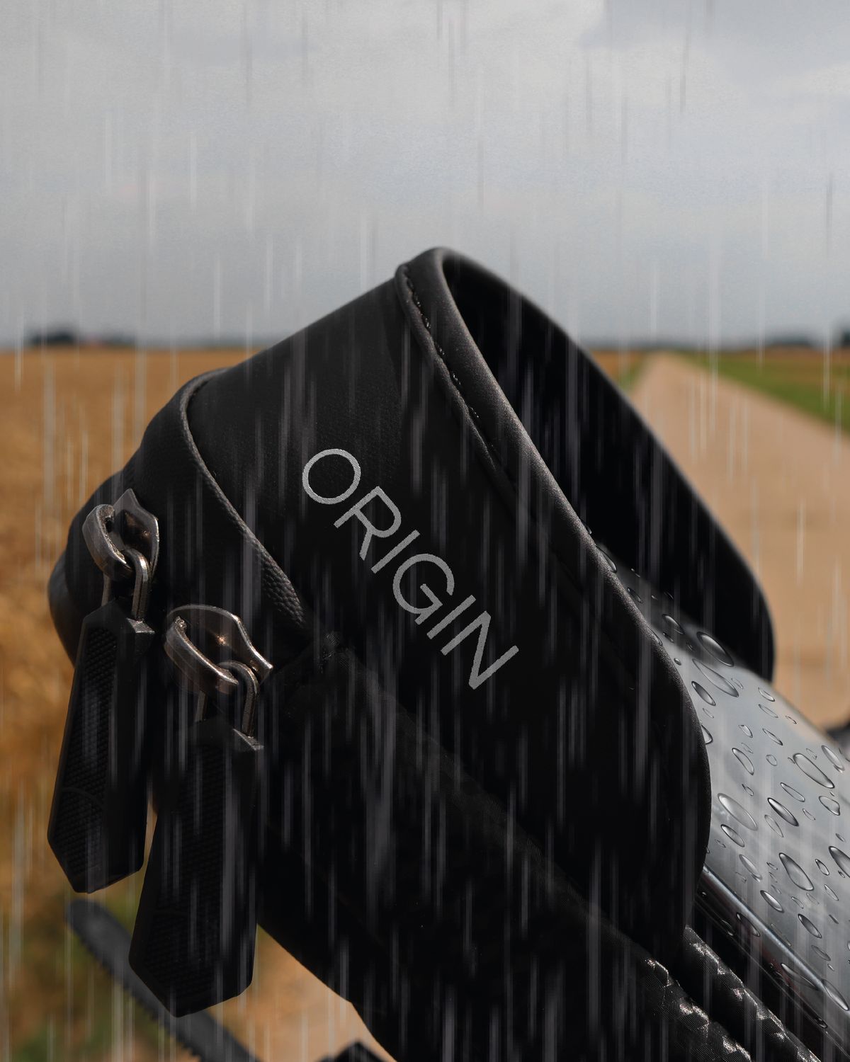 Waterdichte Origin-telefoonhouder op het stuur van een fiets, in de regen